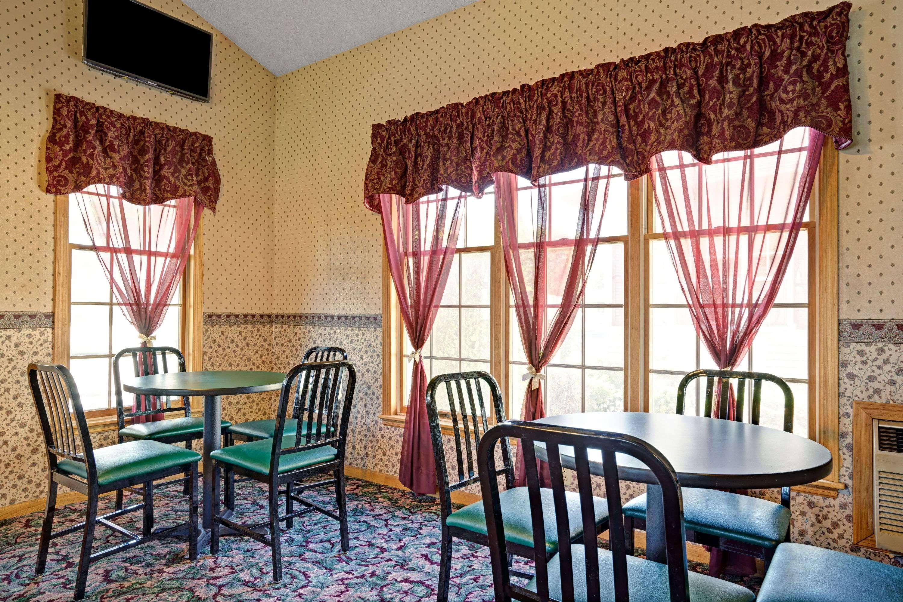 Travelodge By Wyndham Red Wing Esterno foto