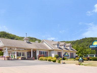 Travelodge By Wyndham Red Wing Esterno foto